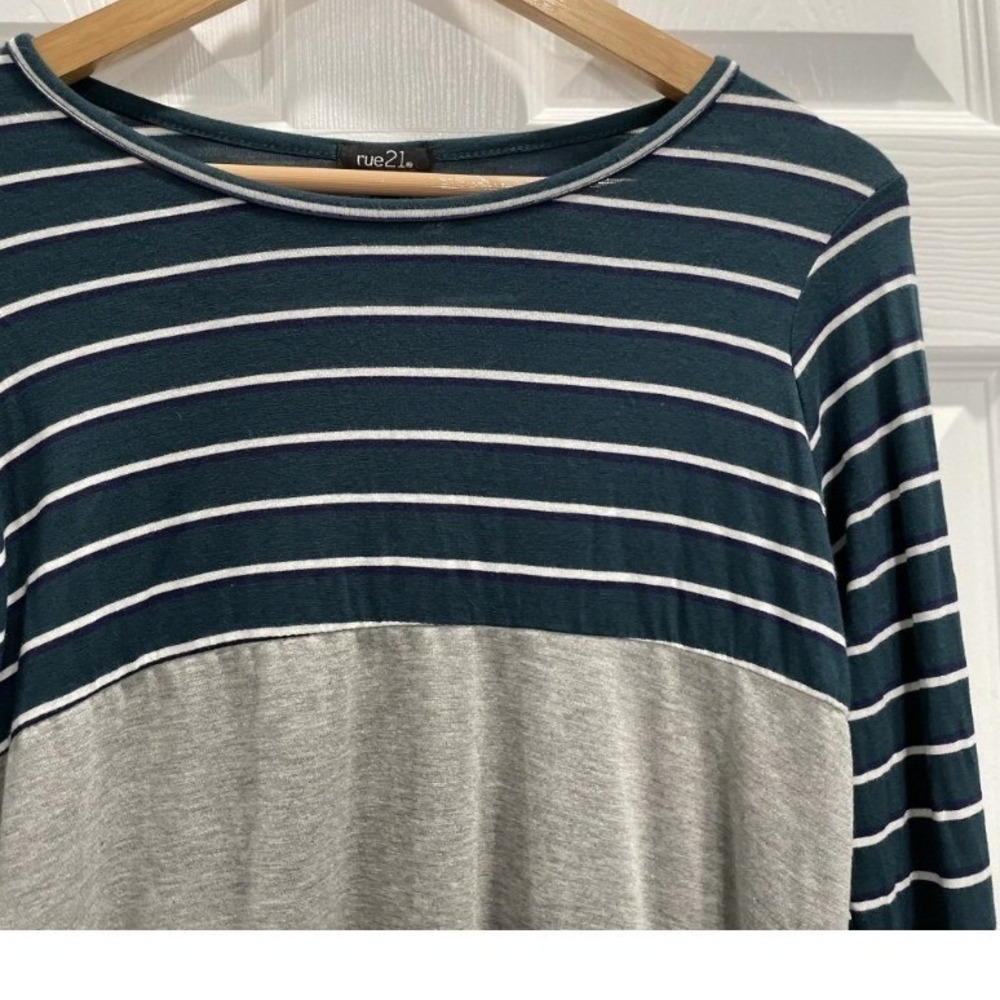Rue21 Striped Long Sleeve Color Block Casual Top Comfy Everyday Size M NWT